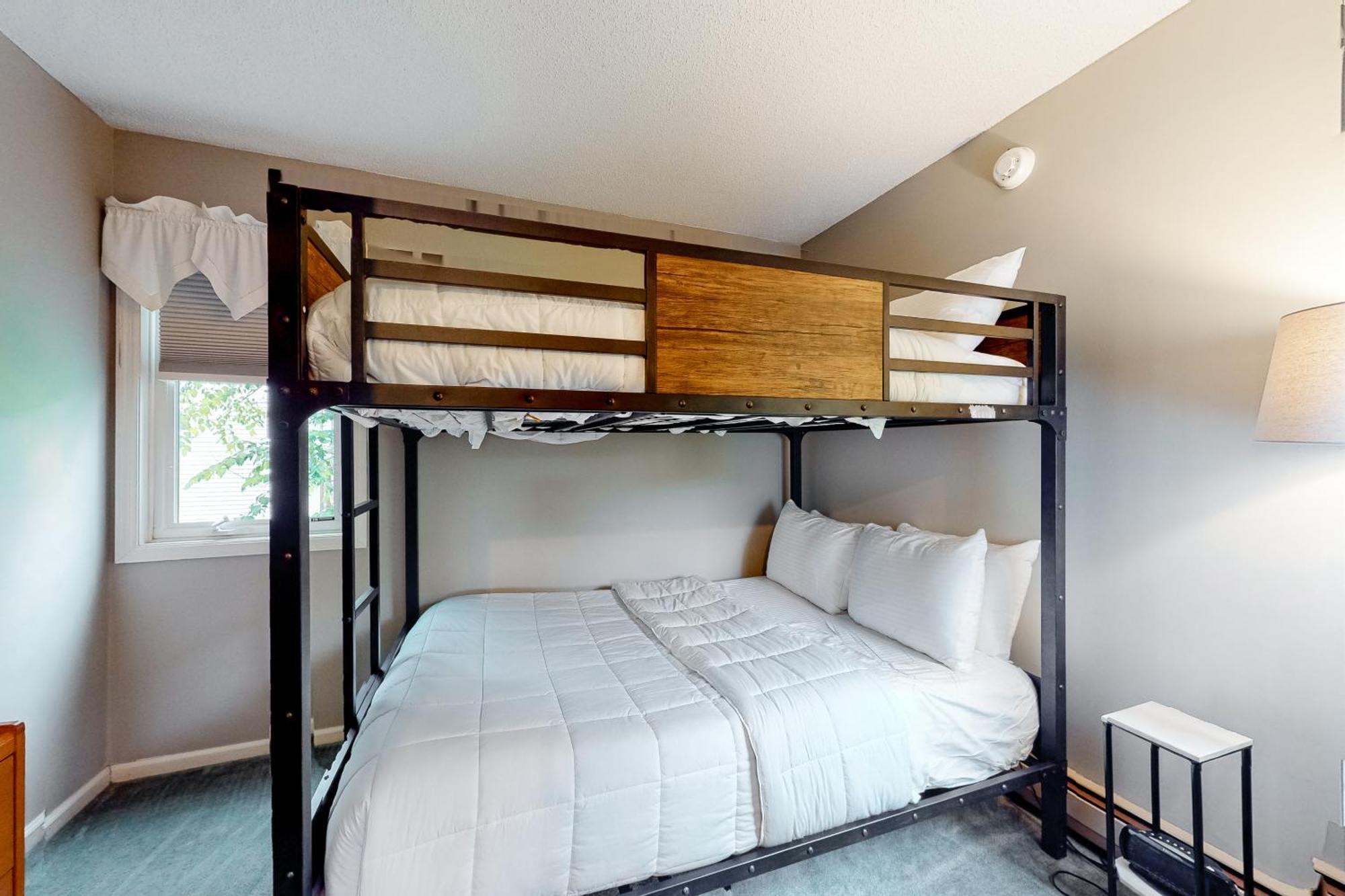 Brookhaven Condos Ludlow Room photo
