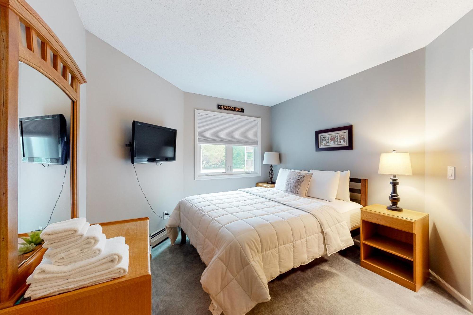 Brookhaven Condos Ludlow Room photo