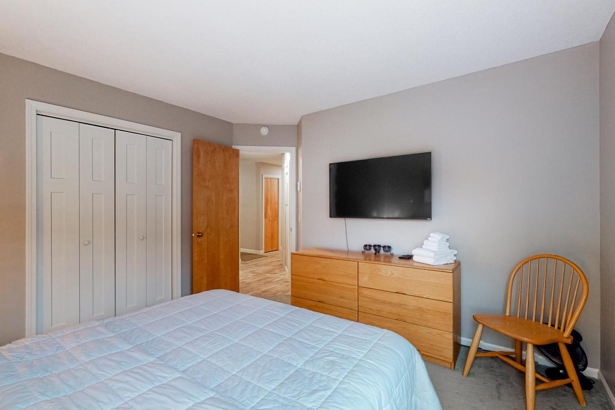 Brookhaven Condos Ludlow Room photo