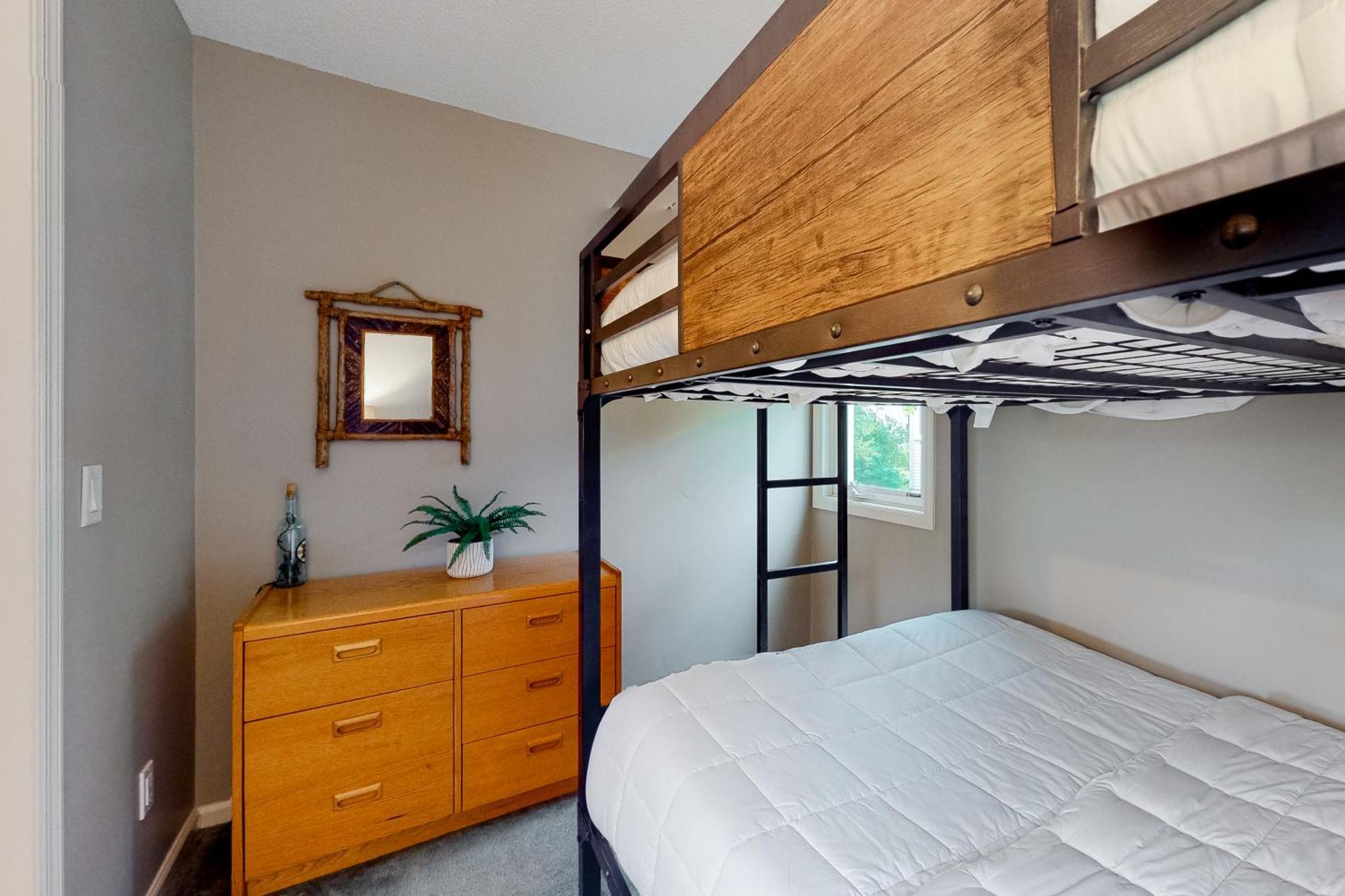 Brookhaven Condos Ludlow Room photo
