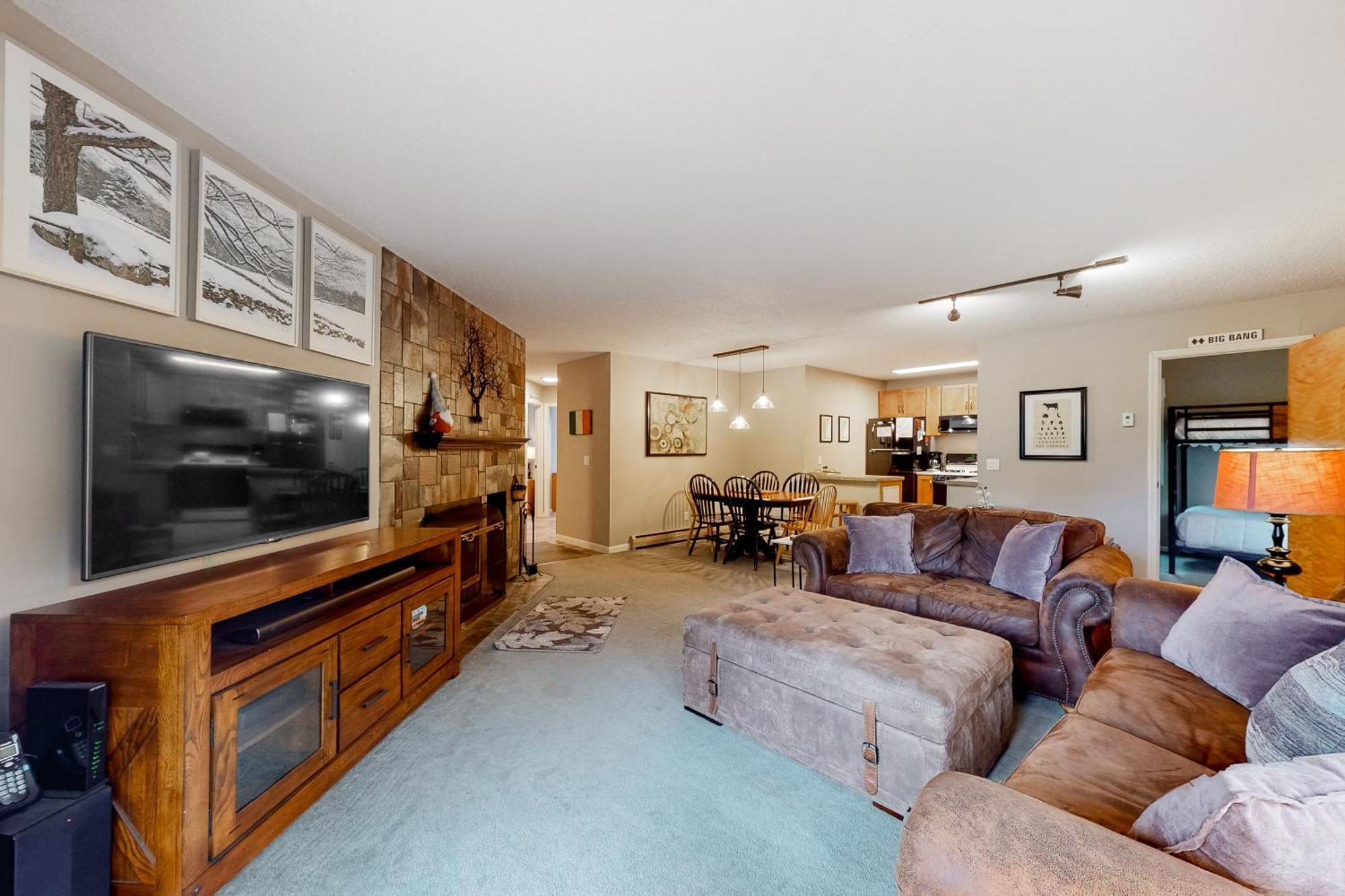 Brookhaven Condos Ludlow Room photo