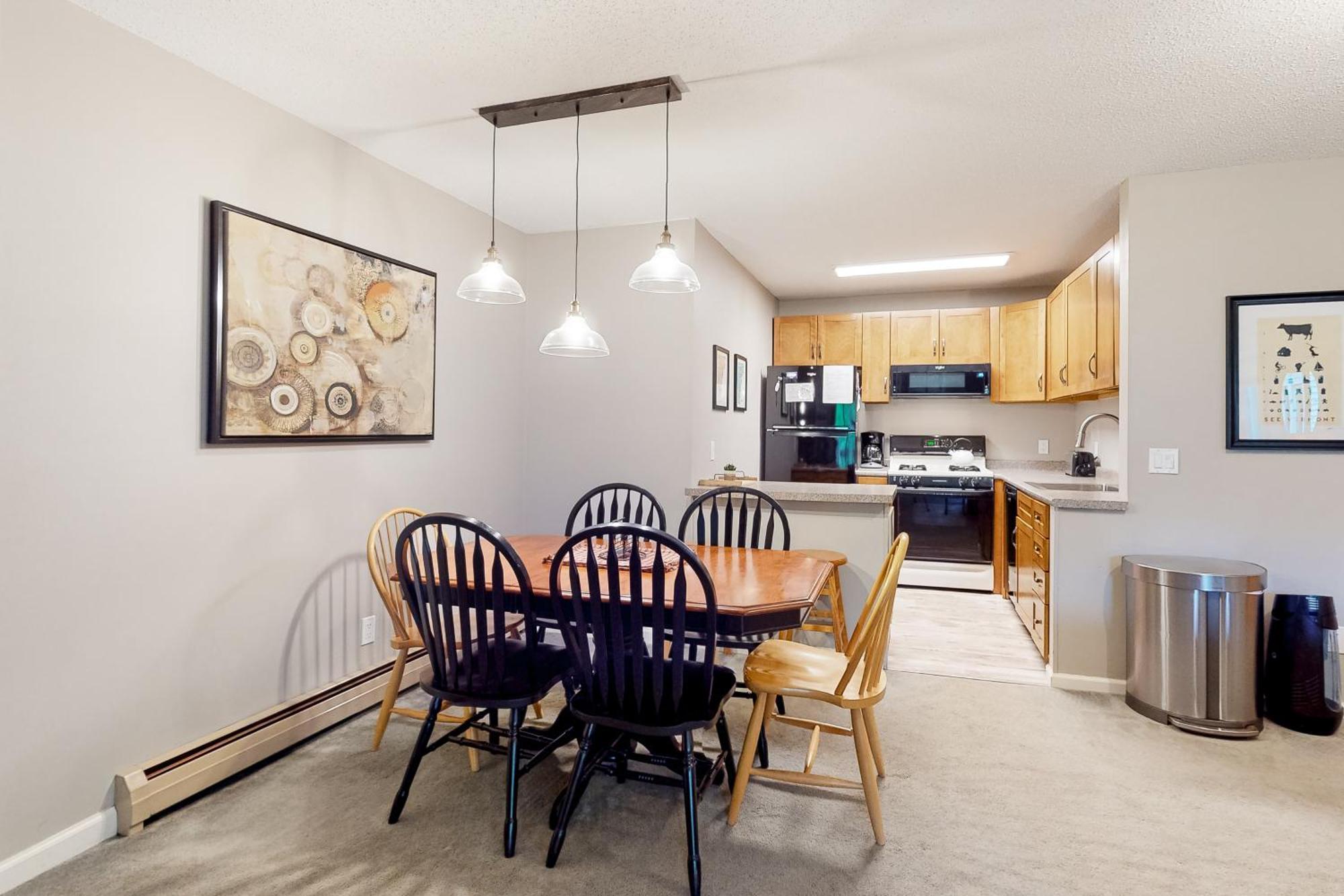 Brookhaven Condos Ludlow Room photo