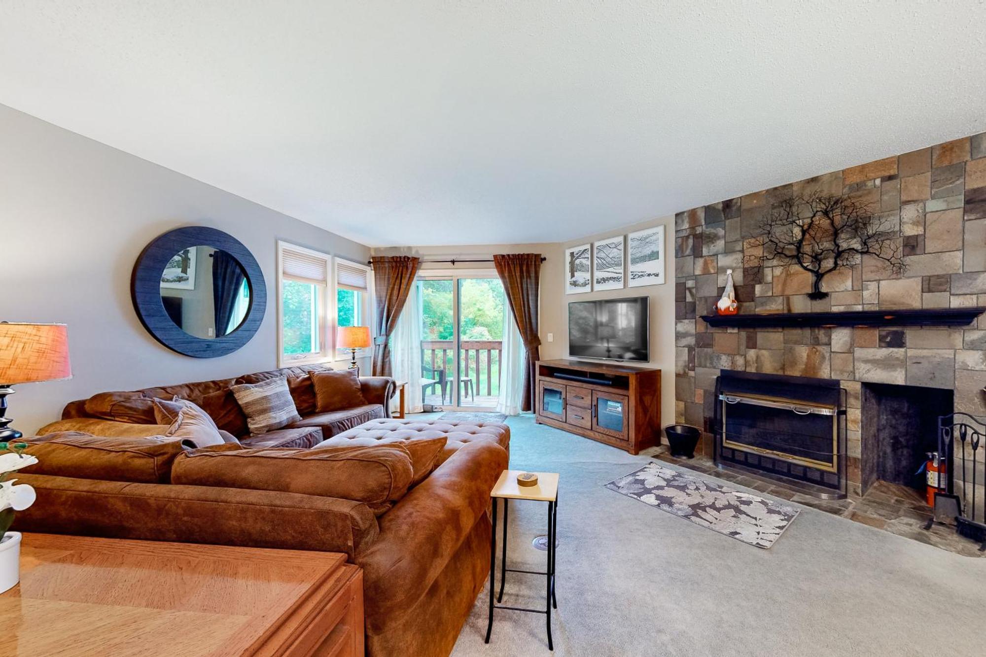 Brookhaven Condos Ludlow Room photo