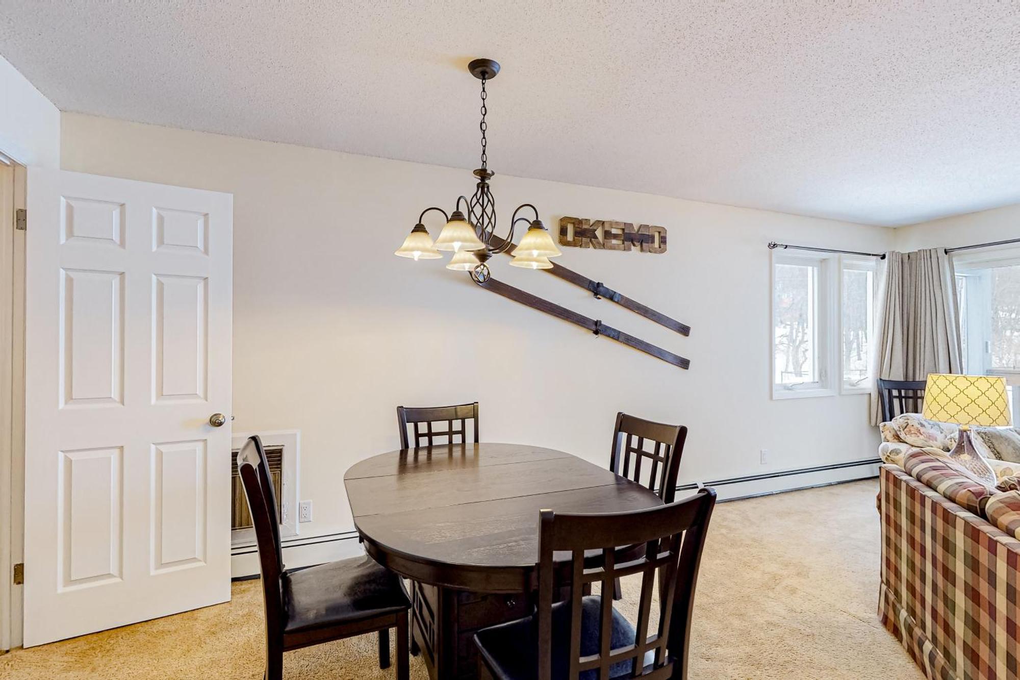 Brookhaven Condos Ludlow Room photo